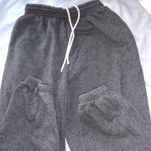 OVERSIZED JOGGERS